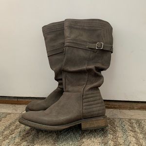 Girls boots